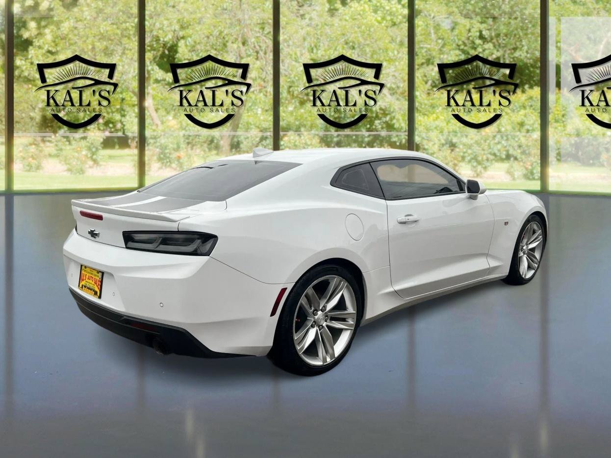 Used 2018 Chevrolet Camaro LT RWD image 5