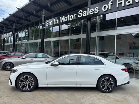 Used 2025 Mercedes-Benz E 350 4MATIC Sedan image 5