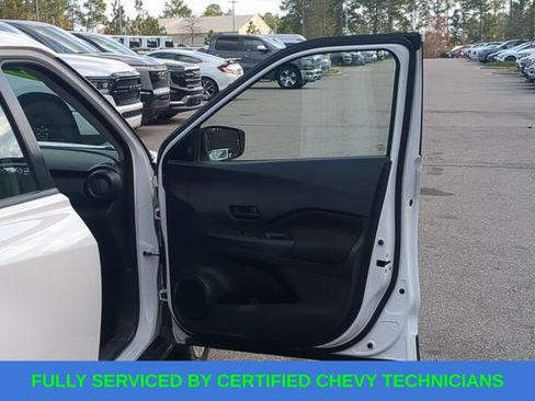 Used 2022 Nissan Kicks S image 40