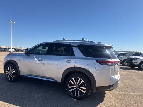 Certified 2023 Nissan Pathfinder Platinum w/ Cargo Package image 13