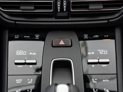 Certified 2025 Porsche Macan image 20