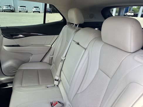 Used 2022 Buick Envision Essence w/ Technology Package I image 12