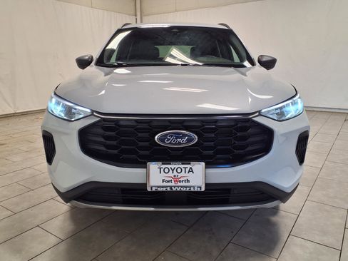 Used 2025 Ford Escape ST-Line AWD/4WD image 2