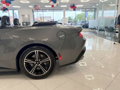 Used 2025 Ford Mustang Premium RWD image 7