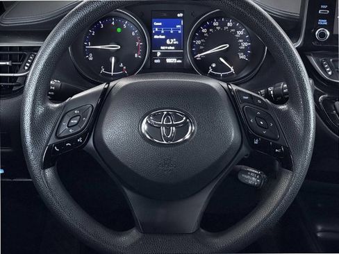 Used 2019 Toyota C-HR LE image 10