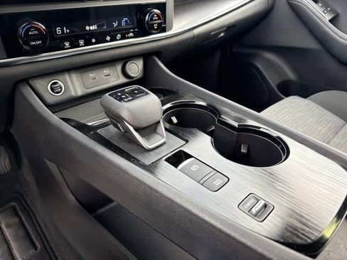 Certified 2023 Nissan Rogue SV image 26