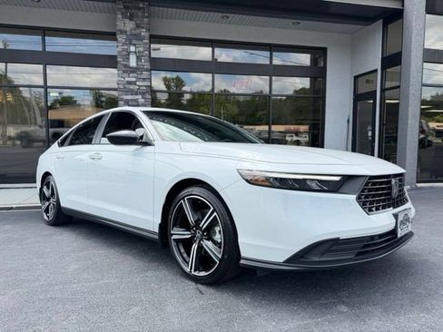 Used 2023 Honda Accord Sport image 2