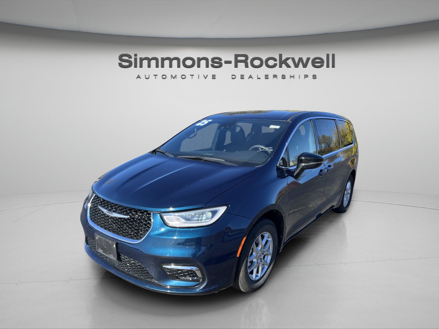 Used 2025 Chrysler Pacifica Select FWD image 1