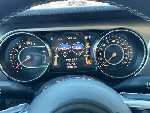 Used 2020 Jeep Gladiator Overland w/ Safety Group image 37