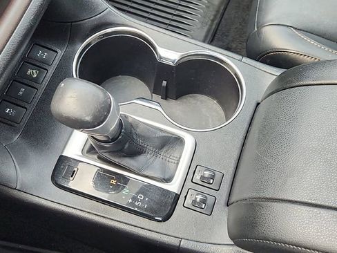 Used 2014 Toyota Highlander XLE AWD/4WD image 15