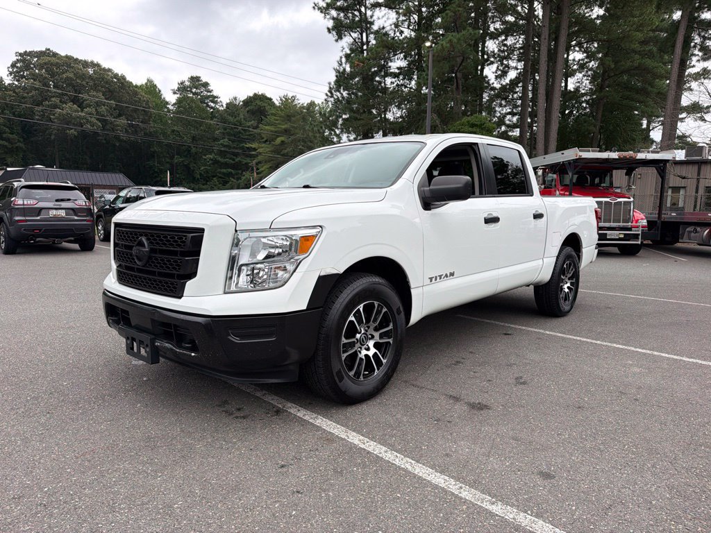 Certified 2023 Nissan Titan SV AWD/4WD image 2