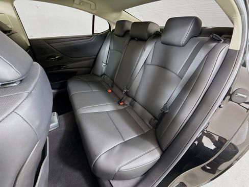 Used 2024 Lexus ES 250 w/ Premium Package image 22