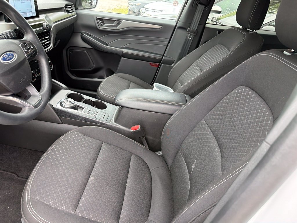 Used 2025 Ford Escape Active AWD/4WD image 3