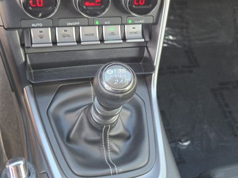 Used 2024 Toyota GR86 image 13