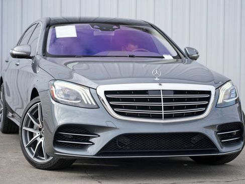 Used 2018 Mercedes-Benz S 560 Sedan image 2