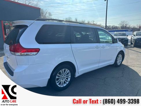 Used 2013 Toyota Sienna XLE image 8