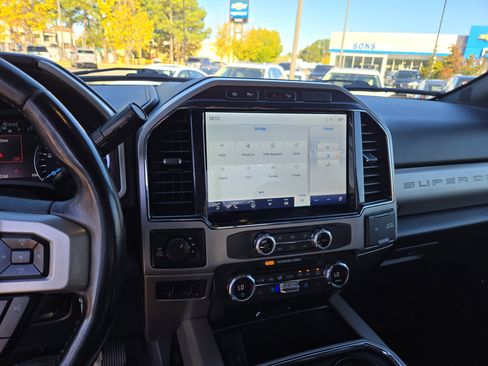 Used 2022 Ford F350 Lariat w/ Chrome Package image 22