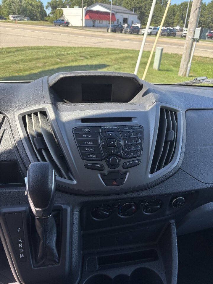 Used 2018 Ford Transit 250 138 RWD image 5