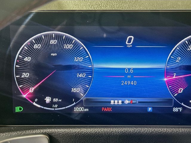 Used 2024 Mercedes-Benz GLB 250 image 16