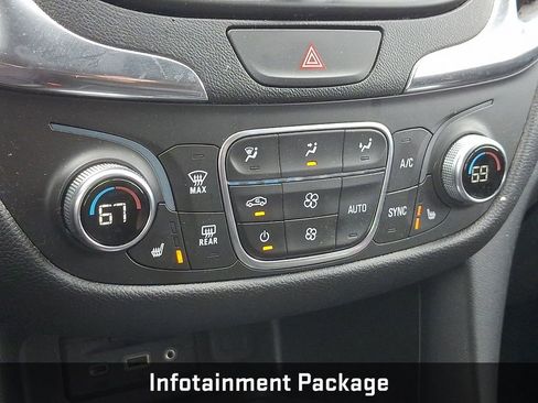 Used 2019 Chevrolet Equinox LT image 16