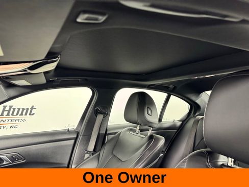 Used 2025 BMW 330i Sedan image 3