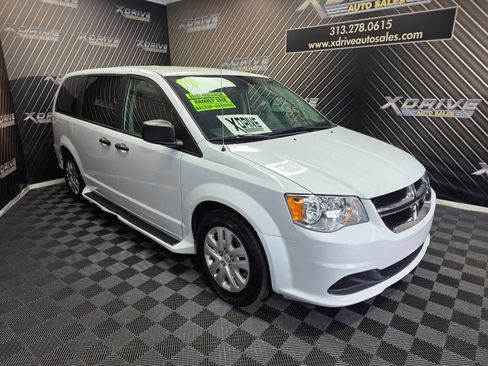 Used 2019 Dodge Grand Caravan SE image 8