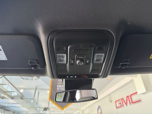 Certified 2024 GMC Yukon SLT w/ SLT Luxury Package AWD/4WD image 30