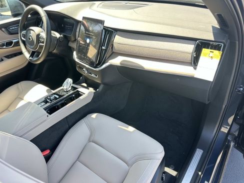 New 2026 Volvo XC90 T8 Plus image 22