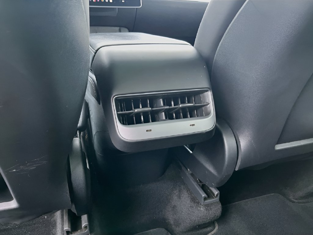 Used 2024 Tesla Model Y Long Range RWD image 33