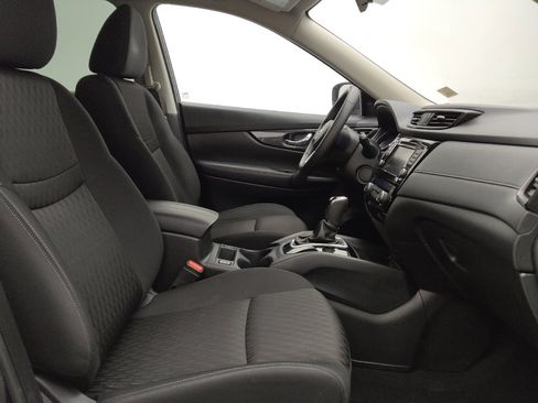 Used 2019 Nissan Rogue SV image 21