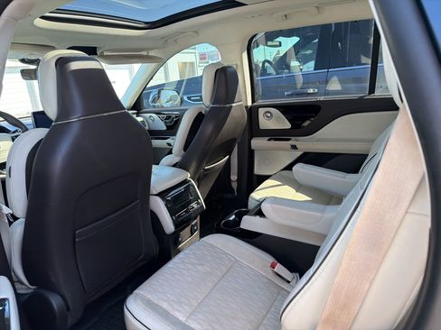 Used 2020 Lincoln Aviator Black Label w/ Dynamic Handling Package image 9