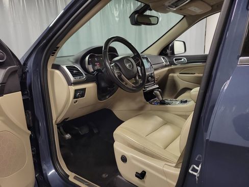 Used 2021 Jeep Grand Cherokee Limited AWD/4WD image 12