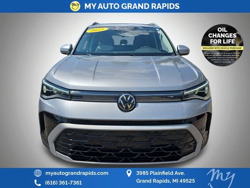 Used 2025 Volkswagen Taos SEL w/ Black Wheel Plus Package AWD/4WD image 2