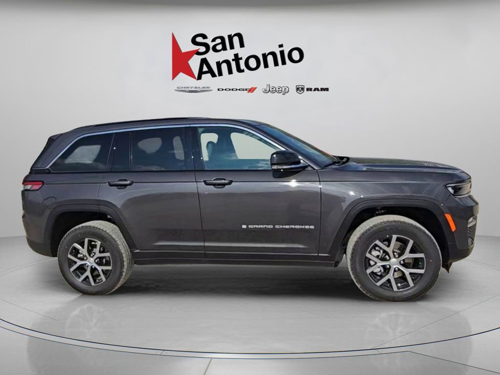 New 2025 Jeep Grand Cherokee Limited RWD image 17