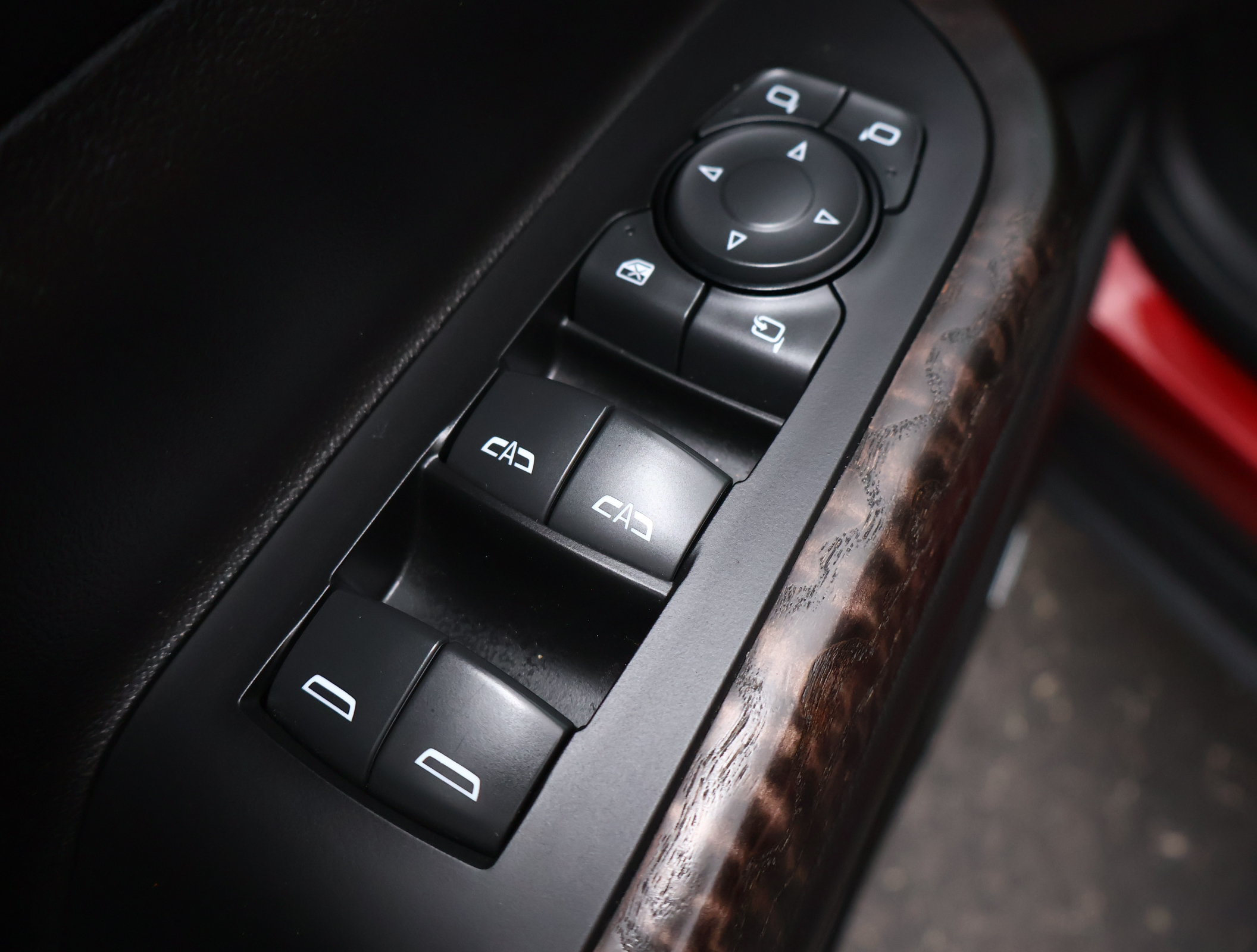 Used 2023 GMC Acadia Denali FWD image 8