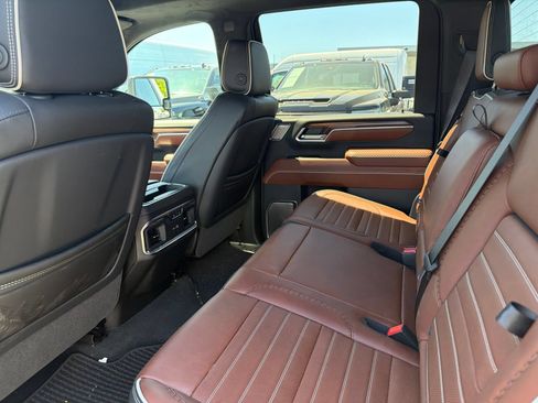 Used 2026 GMC Sierra 2500 Denali Ultimate AWD/4WD image 3