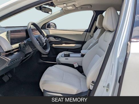 Used 2025 Nissan Ariya AWD image 11