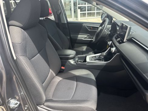 Certified 2025 Toyota RAV4 LE image 27