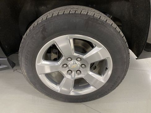 Used 2018 Chevrolet Suburban LT AWD/4WD image 10