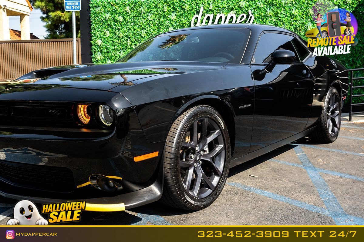 Used 2021 Dodge Challenger R/T w/ Blacktop Package RWD image 2