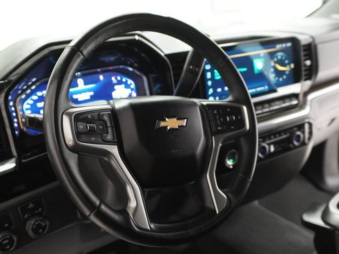 Used 2023 Chevrolet Silverado 1500 LT AWD/4WD image 15