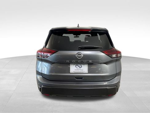 Used 2024 Nissan Rogue S AWD/4WD image 8