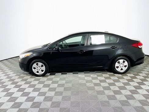 Used 2017 Kia Forte LX image 5