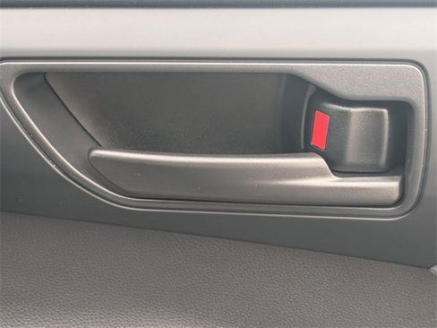 Certified 2024 Toyota Highlander LE image 34