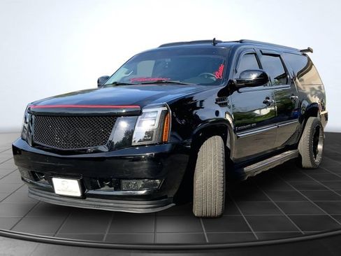 Used 2009 Cadillac Escalade ESV AWD image 4
