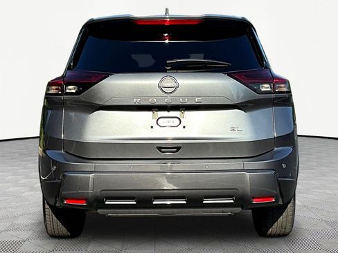 Used 2026 Nissan Rogue SL FWD image 5