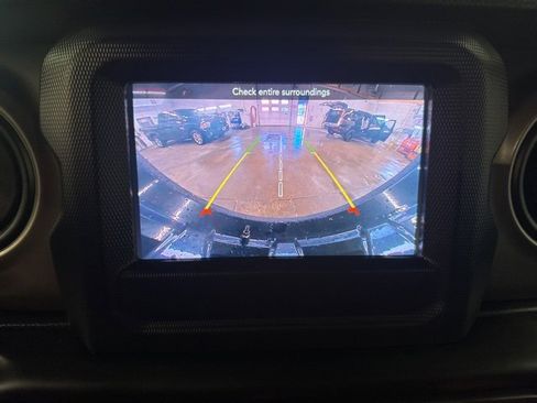 Used 2021 Jeep Wrangler Unlimited Willys image 15