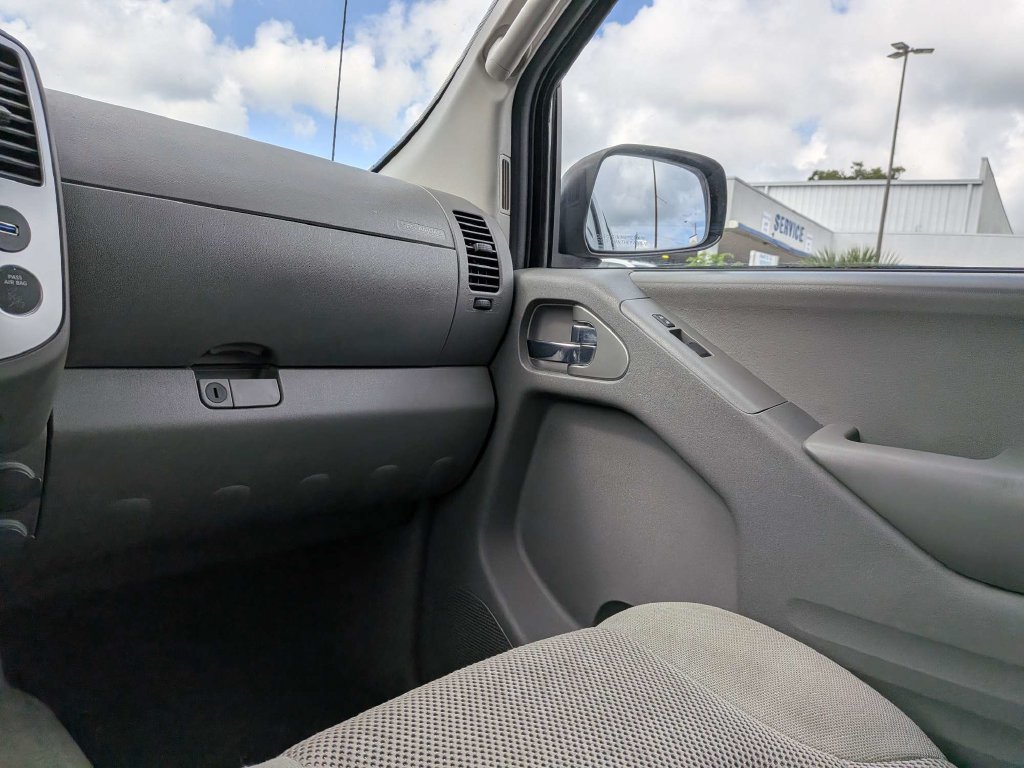 Used 2016 Nissan Frontier SV AWD/4WD image 15