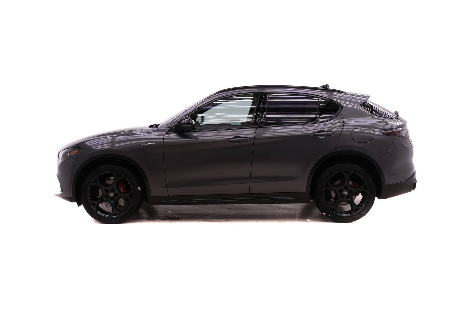 New 2026 Alfa Romeo Stelvio Sprint AWD/4WD image 3