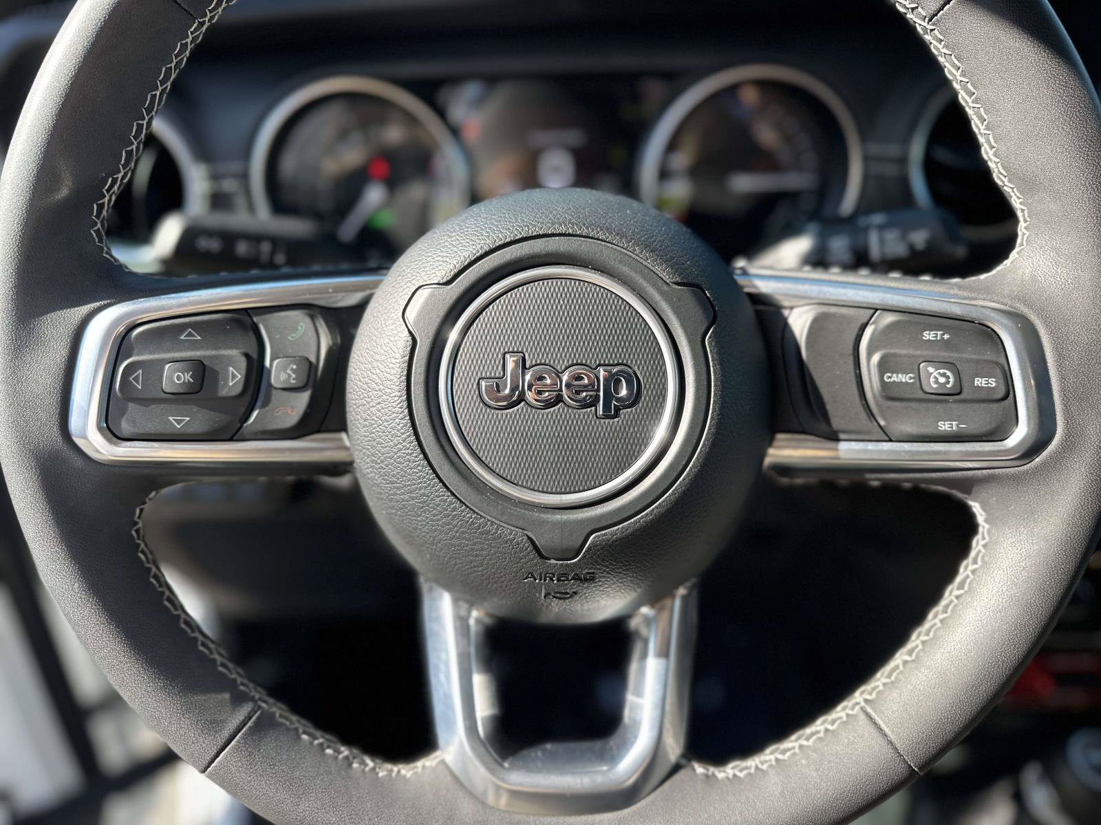 Used 2023 Jeep Wrangler Unlimited Rubicon 4xe AWD/4WD image 14